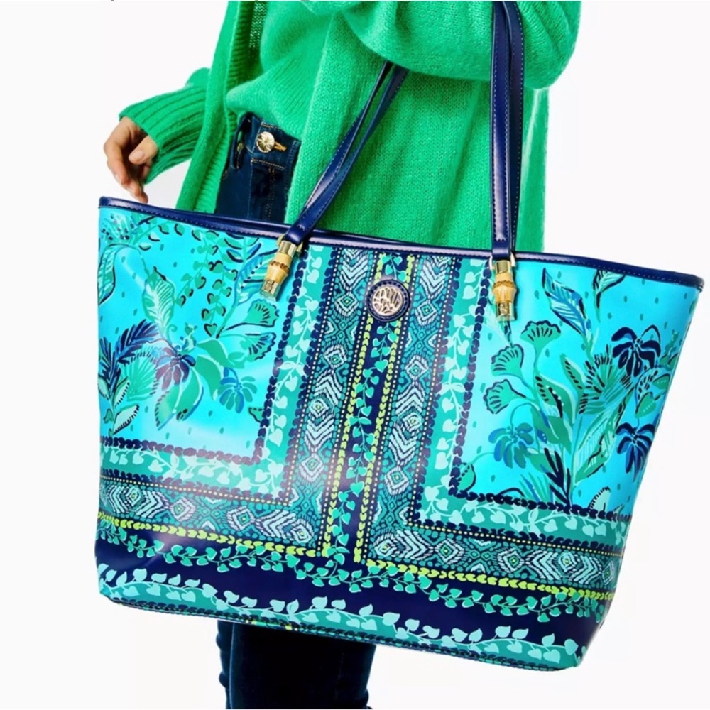 COPY - Lilly Pulitzer Meena Tote “Seabreeze Blue”  ***RETAIL $178*** SOLD OUT!!